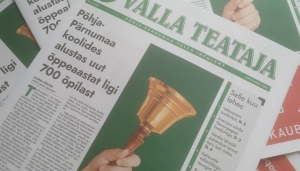 Pildil on värske „Valla Teataja”.